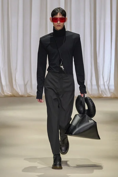 Look 28